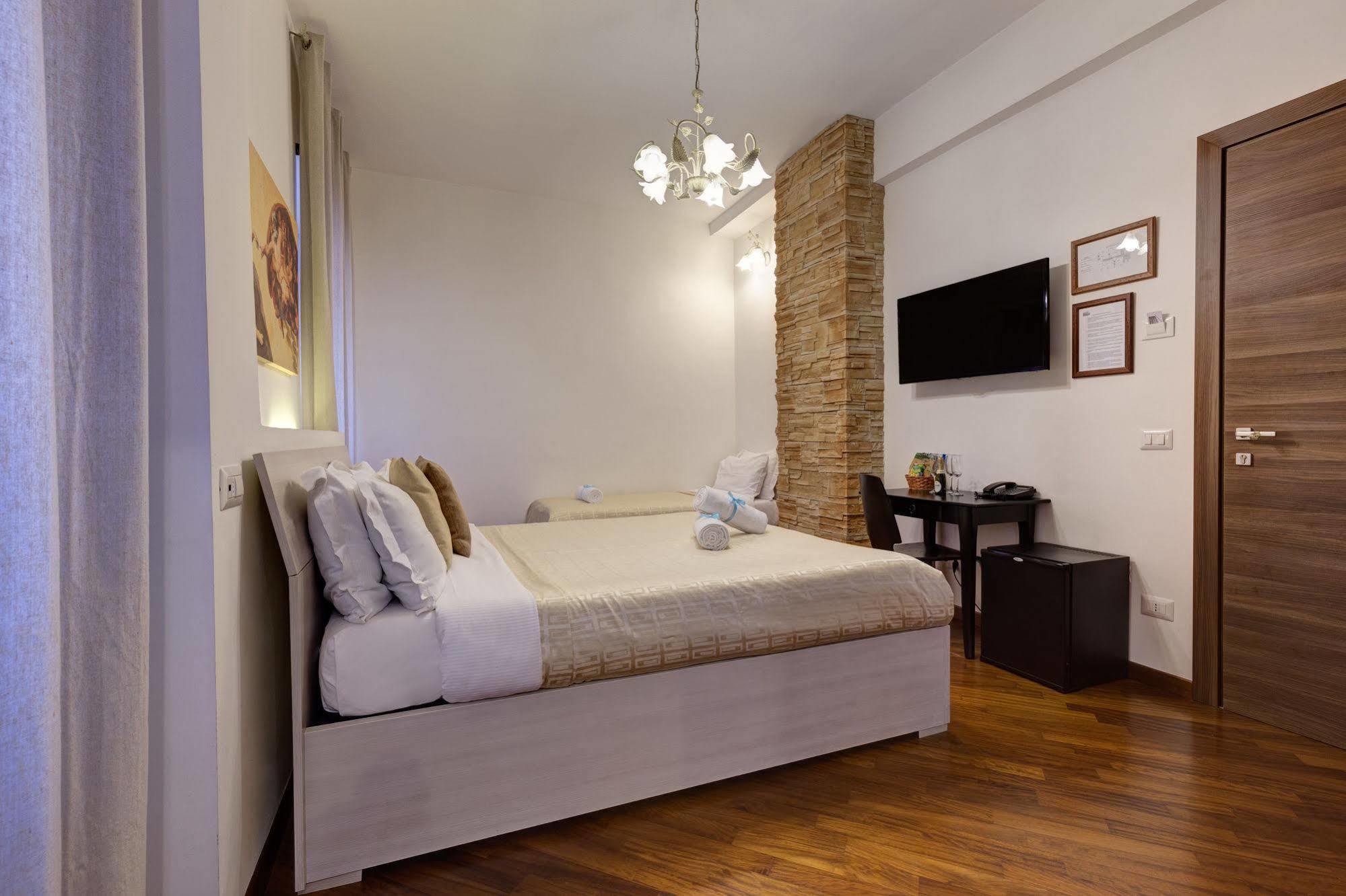 Little Rhome 2* Roma