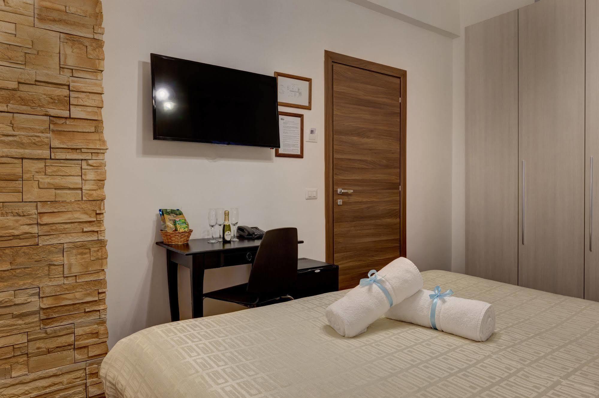 Little Rhome 2* Roma